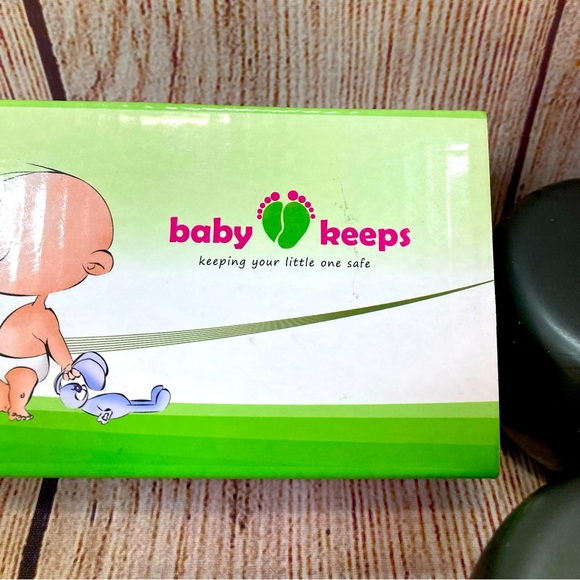 Child Safety Latches & Door Handle Safety Lock Bundle - Picture 4 of 10